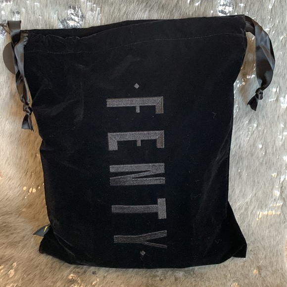 Fenty Velvet Logo Bag - Picture 8 of 8